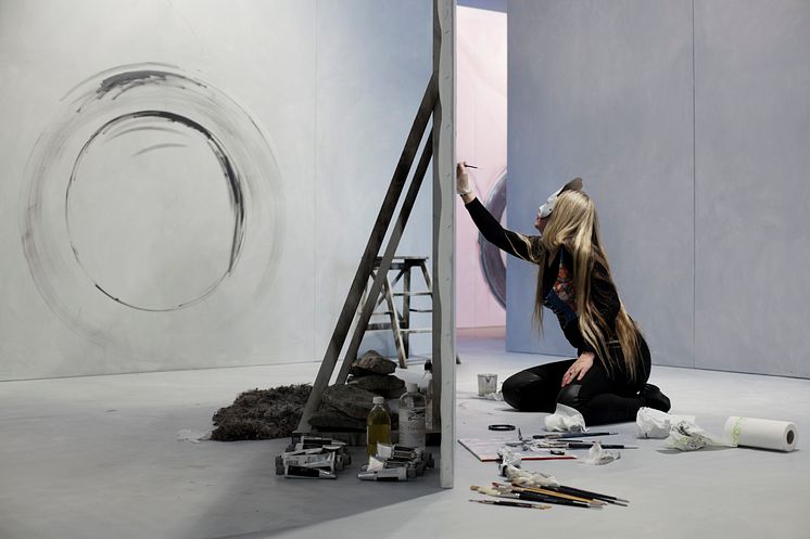 Ylva Ogland, pågående ritual i "Målarens ateljé, skuggvärlden", 2015