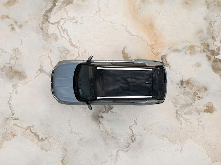 New Outlander PHEV_036L.jpg