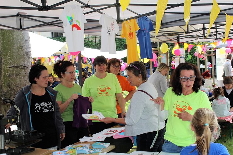 Tag der offenen Tür im Kinderhospiz: Bärenherz-Familienfest lockt mehr als 1.500 Besucher in den Kees’schen Park