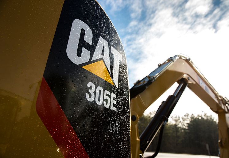 Cat 305E2 CR minigrävare - närbild