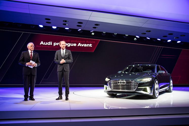 Prof. Dr.-Ing. Ulrich Hackenberg (Member of the Board of Management of AUDI AG for Technical Development); next to Marc Lichte (Head of Design of AUDI AG); and the Audi prologue Avant on the Geneva Motors
