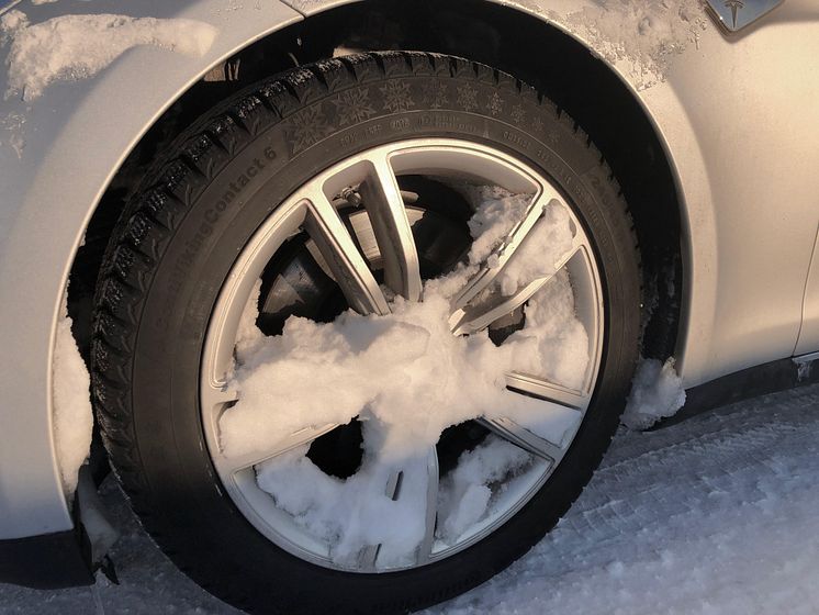 Snø i felg kan utgjøre en sikkerhetsrisiko