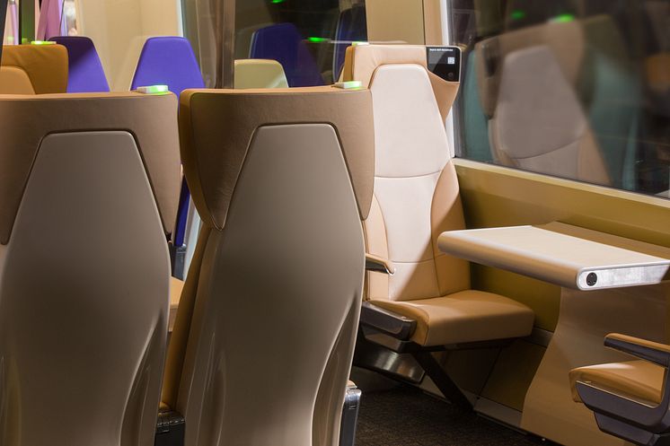 Hitachi AT200 - first class