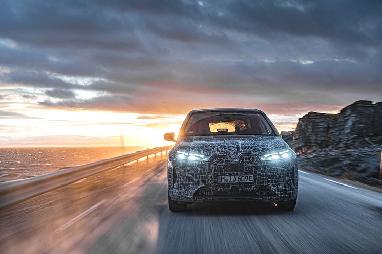 BMW iX i Norge
