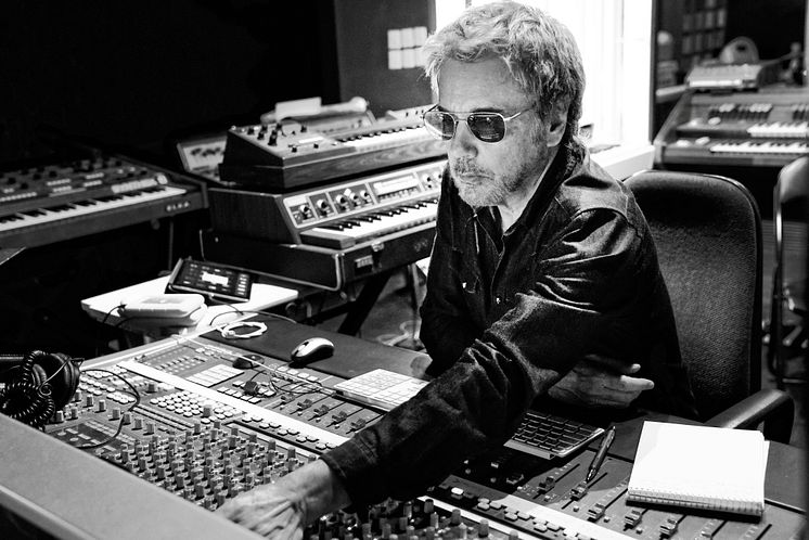 2 Jean-Michel Jarre O3 studiobyEDDA.jpg