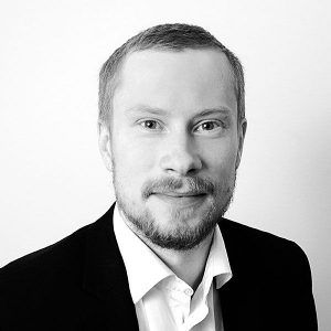 Niklas2_Head_BW1_600-300x300