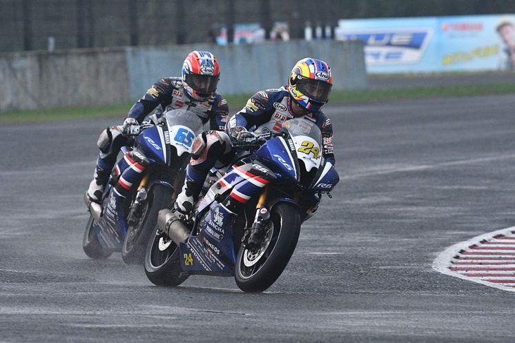 18_2017_ARRC_Rd04_Indonesia_race2-デチャ・クライサート選手とチャロンポン・ポラマイ選手