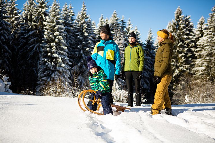 Winterspaß_Schnee_Familie Foto TVE_Studio2media _5DE_4909