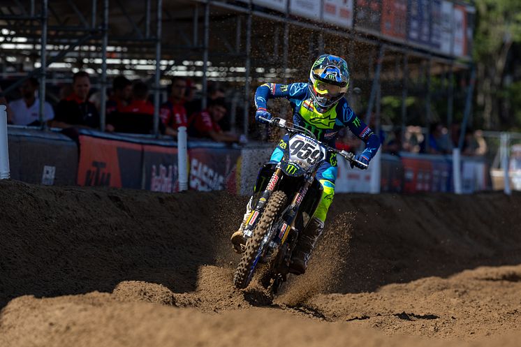 2022072501_010xx_MXGP_Rd14_ルノー選手_4000