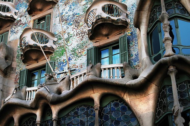 DEST_SPAIN_BARCELONA_BATLLO_HOUSE_GAUDI_GettyImages-470155291_Universal_Within usage period_89450