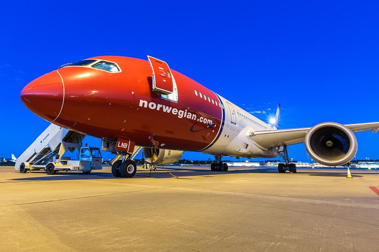 Norwegian Dreamliner Night time