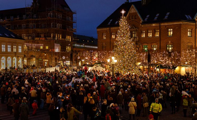 Grantändning Stortorget foto Martin Olson