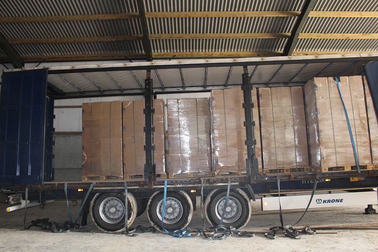 Cigarettes on lorry trailer - Storage Unit East Riding of Yorkshire.JPG