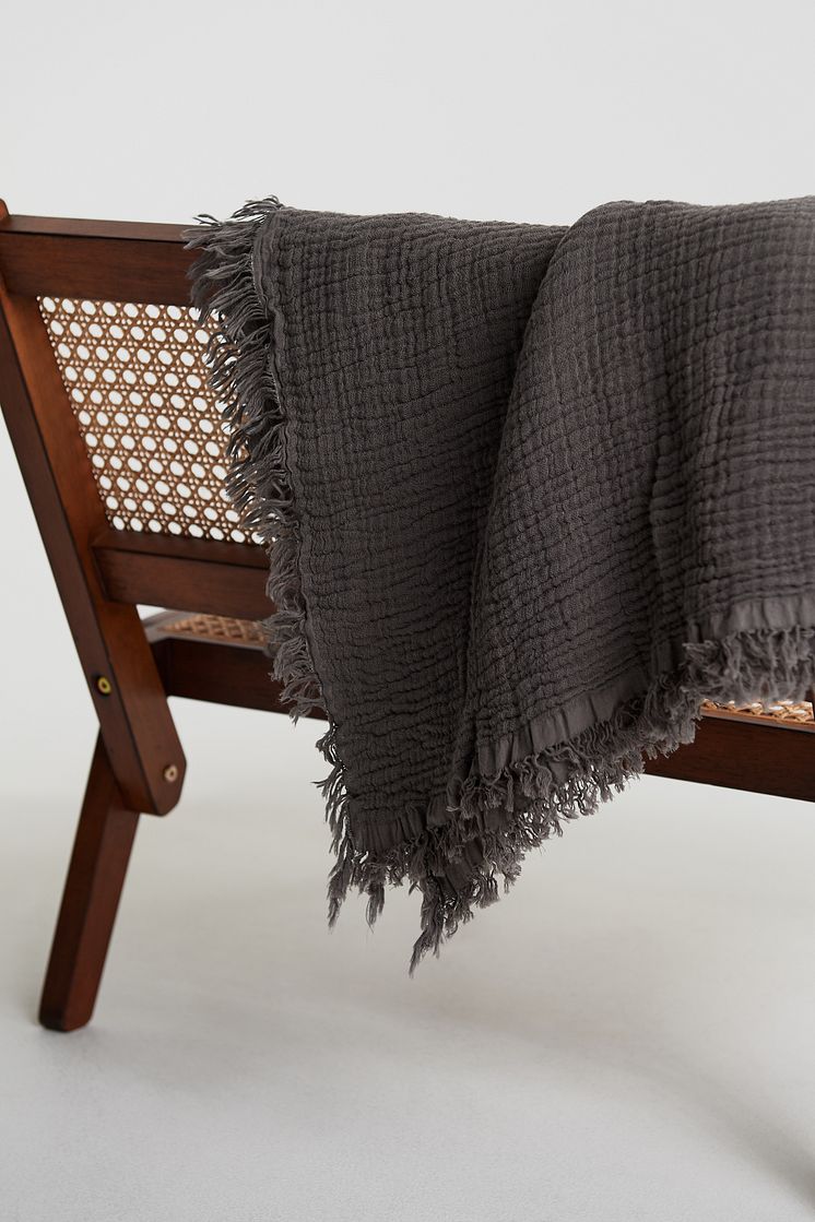 gina crinkled blanket - grey