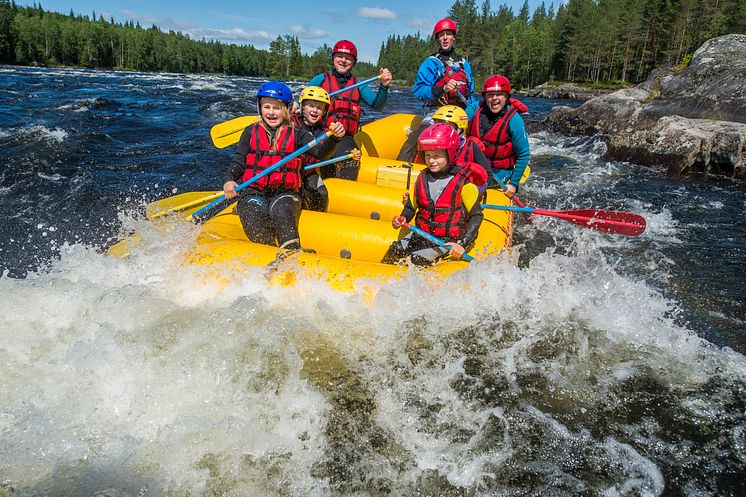 Trysil - Family rafting - Photo - Jonas Hasselgren - Utefoto.jpg