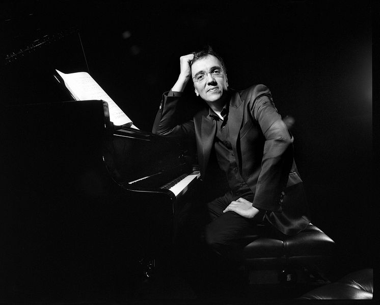 Eric Lesage portrait Piano