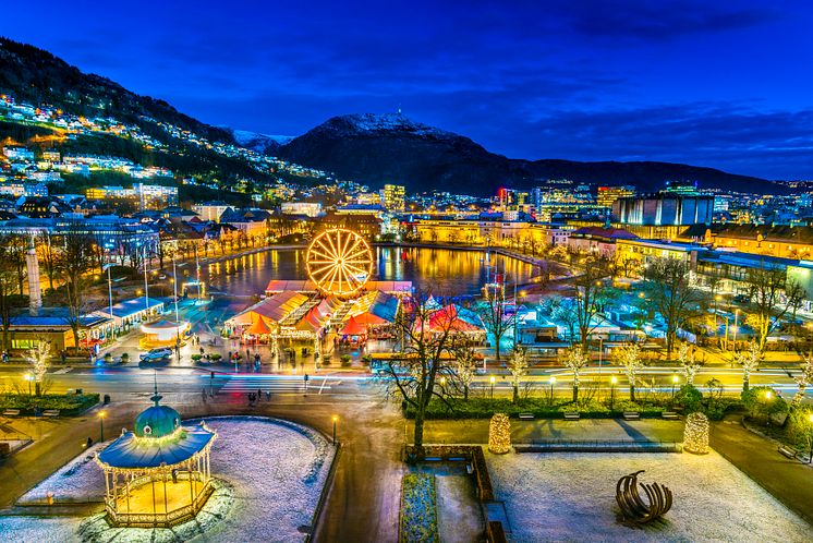 Christmas Market in Bergen - Photo - VisitBergen - Robin Strand