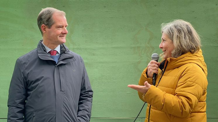 Mårten Lilja vice vd och Ulrika regionchef Sydväst spadtag Brf Nova