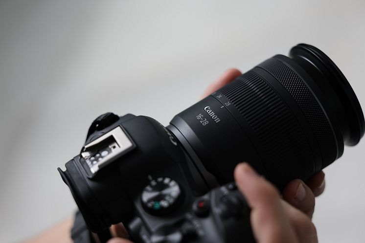Canon RF 16-28mm F2.8 IS STM_R6_D4005_Lifestyle.JPG
