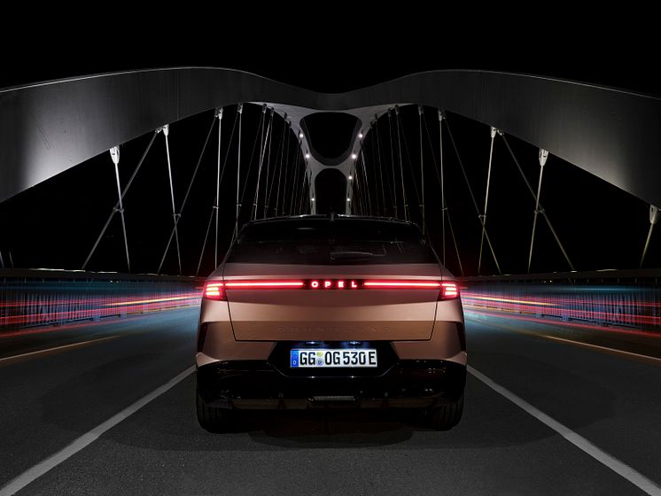 02_Opel_526383.jpg