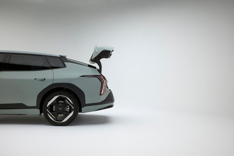 kia-ev4-fastback