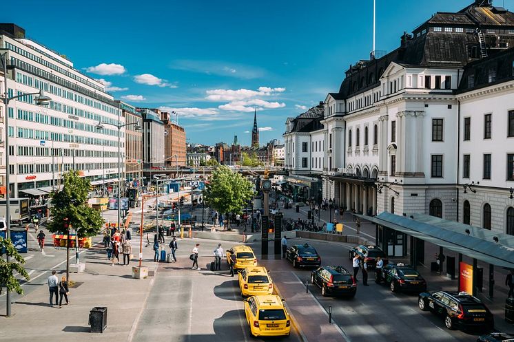 47816596-stockholm-sweden-red-hop-on-hop-off-touristic-bus-for.jpg