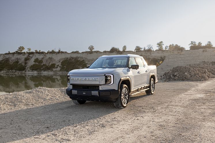 MAXUS eTERRON 9_007_Offroad-Front.jpg