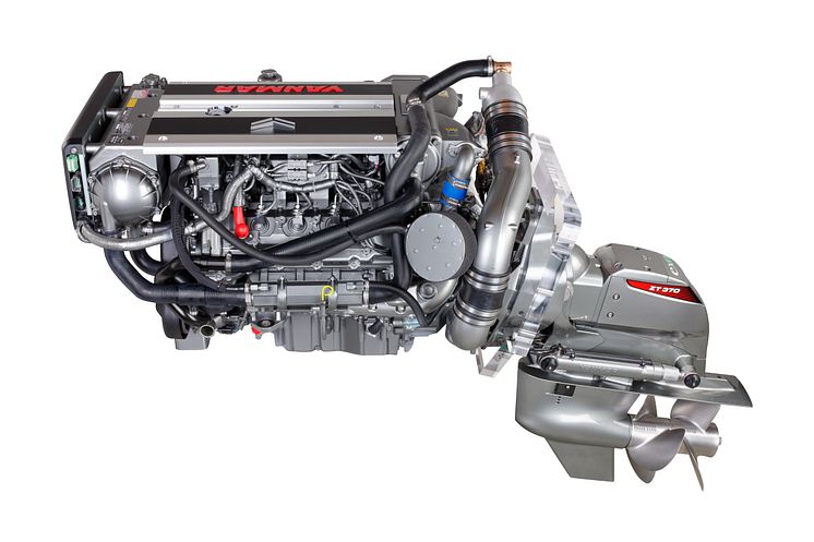 YANMAR 8LV370 engine with YANMAR ZT sterndrive (3).jpg