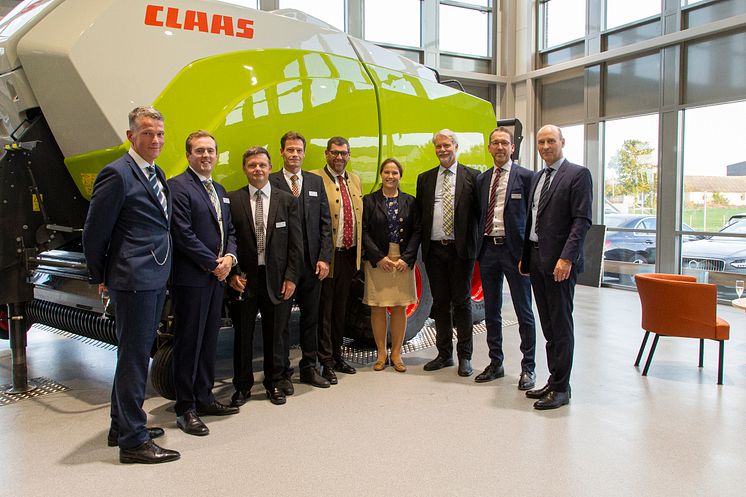 Cathrina Claas-Mühlhäuser tillsammans med Swedish Agro Machinerys produktchefer. 