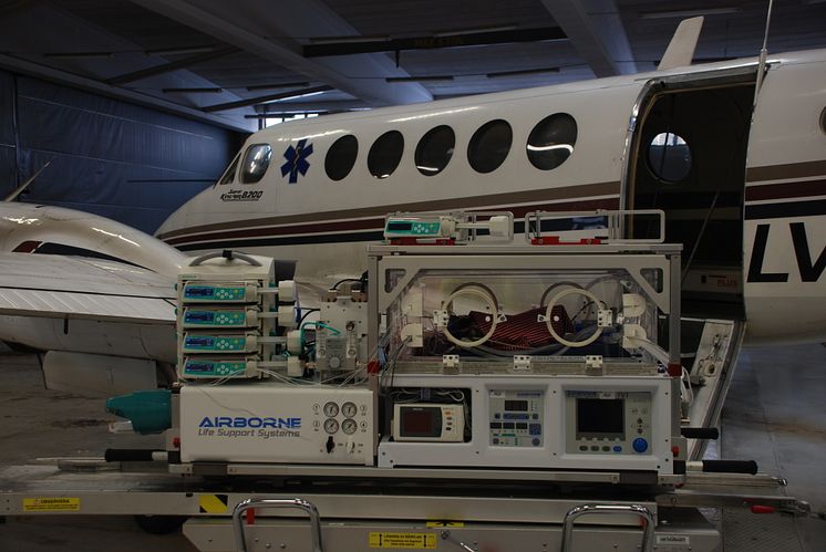 Sju av tio kuvöstransporter sker med ambulansflygplan