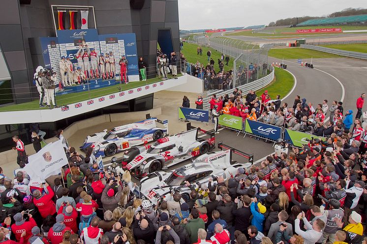 Audi #7 wins at Silverstone - Podium at Silverstone from a distance