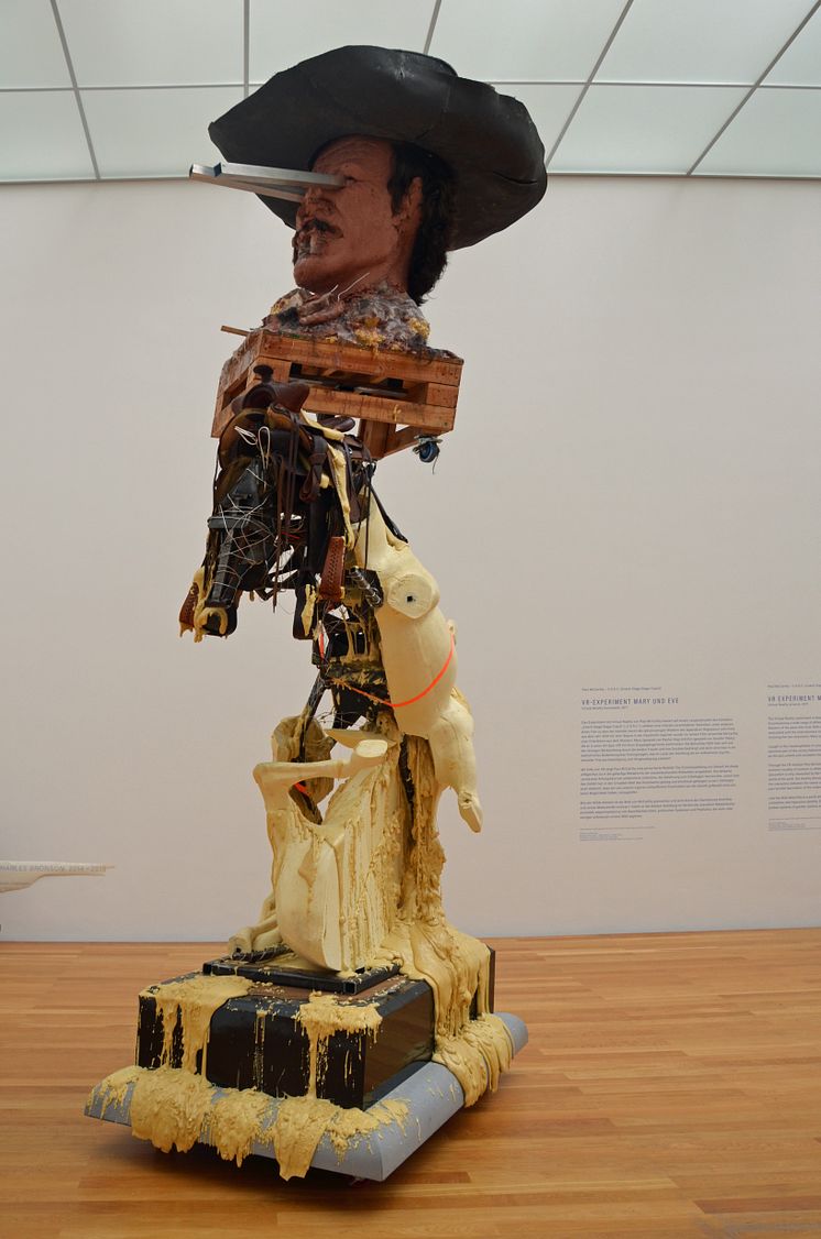 MdbK Leipzig - "Reality Virtual Reality" - Skulptur "CSSC Frederic Remington Charles Bronson"