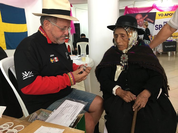 John Godoy och Antonella, Optiker utan gränser Peru 2017. 