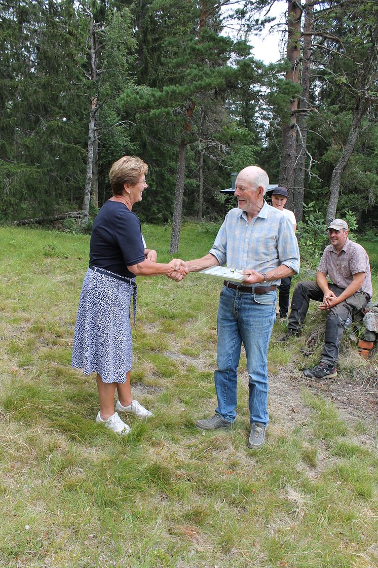 Årets ängsbrukare 2021-Ylva Thörn och Sören Eriksson2-Foto Märta Ohlsson.JPG