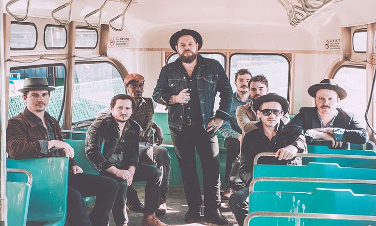 Soulet sjælesmørelse med Nathaniel Rateliff And The Night Sweats rykkes til Store VEGA 