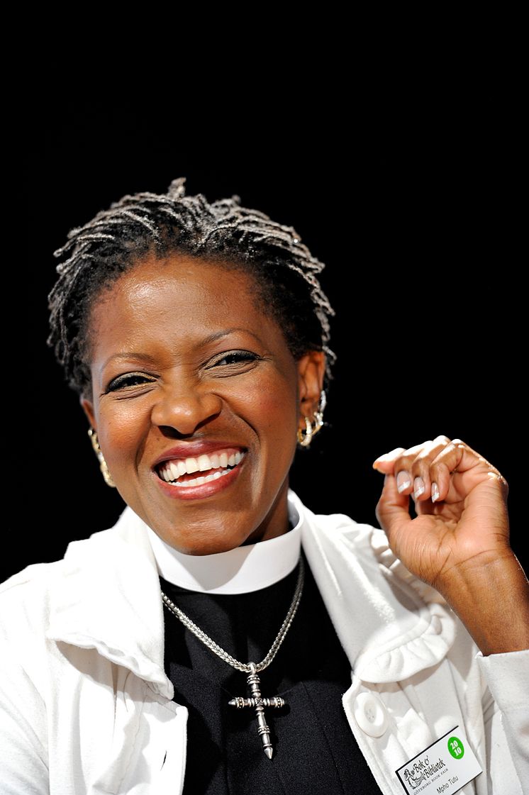 Författarporträtt: Mpho Tutu (fotograf: Magnus Aronson)