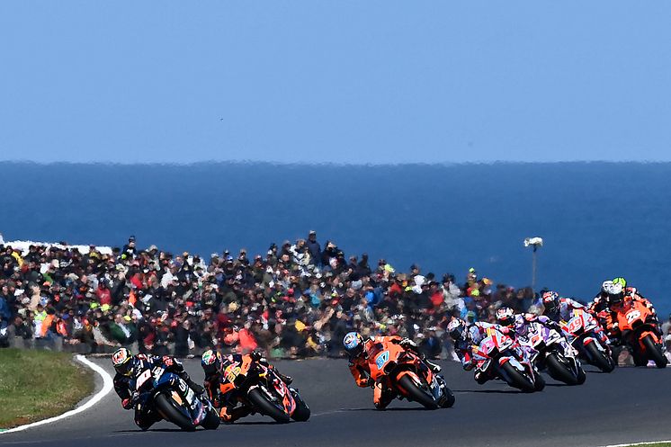 2022101701_013xx_MotoGP_Rd18_ビンダー選手_4000