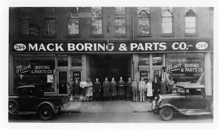 Mack Boring & Co Image Copyright Andrew Golden
