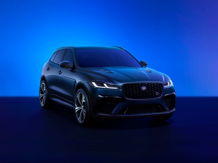 Jag_F-PACE_24MY_Exterior_02_SVR_GL_028_141222