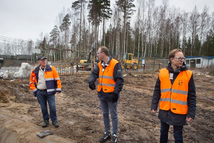 Lars-Göran Rohlén, Orica, diskuterar placering av pelletsanläggningen med Anders Tålsgård och Johan Lagerqvist från Pemco Energi