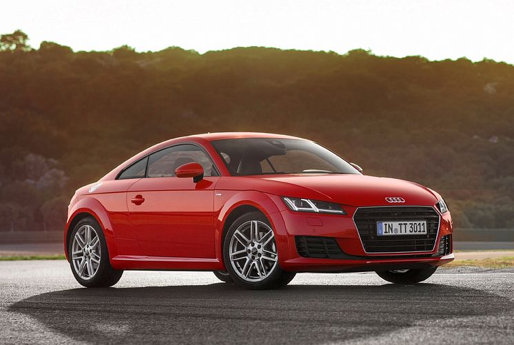 Audi TT 1,8 TFSI Tango Red