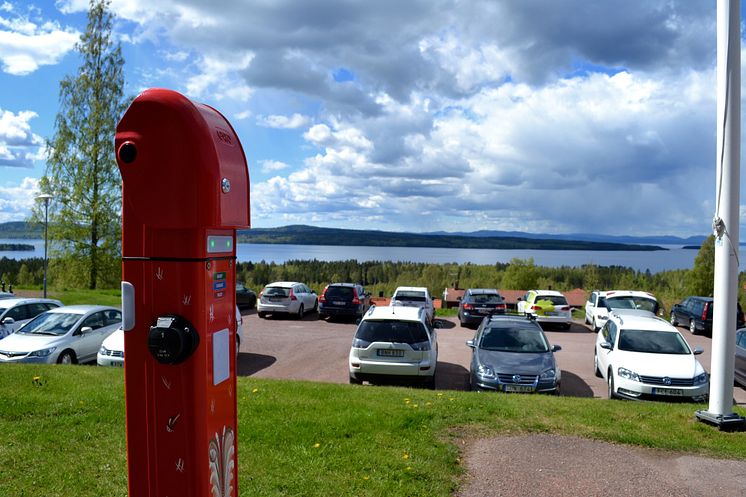 Laddstolpar för elbilar i Tällberg