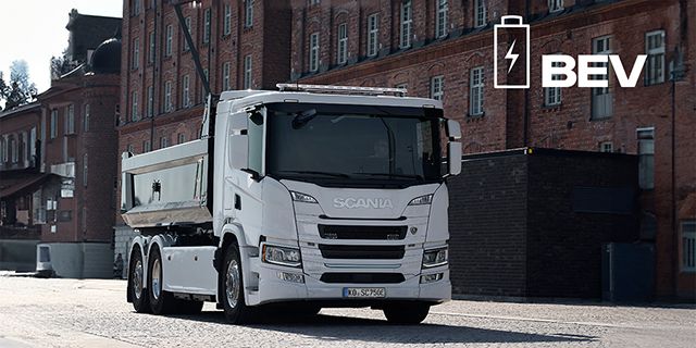 Zukunftsweisende, emissionsfreie Scania Elektro-Abrollkipper bieten eine ideale Lösung für den städtischen Einsatz.