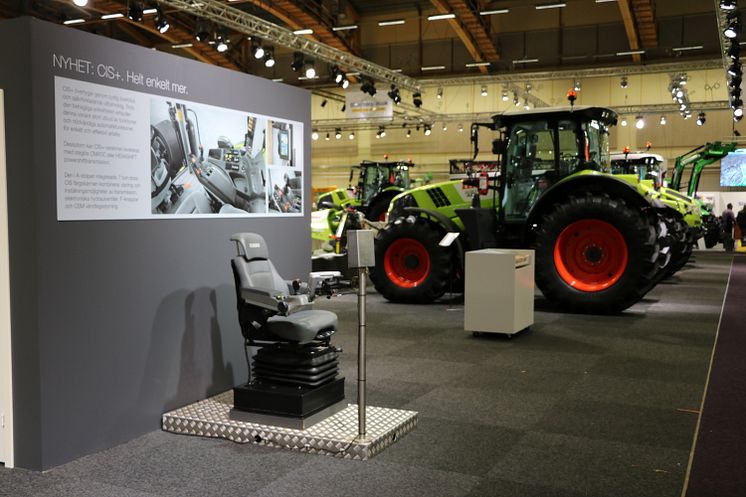 Swedish  Agro Machinery ställer ut traktorprogrammet i montern på Elmia.