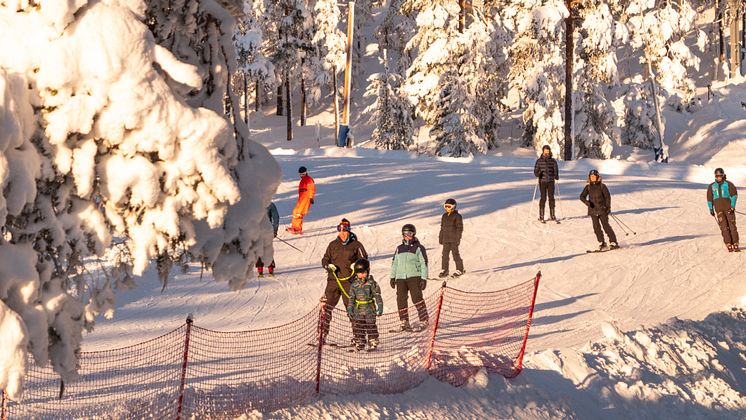 Lekfull skidåkning i Järvsö