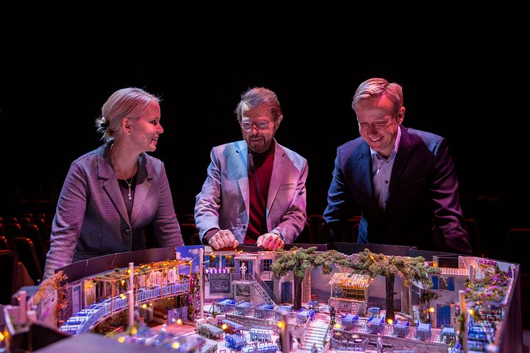 Tina Resch och Andreas Andersen från Liseberg tillsammans med Björn Ulvaeus på Rondo