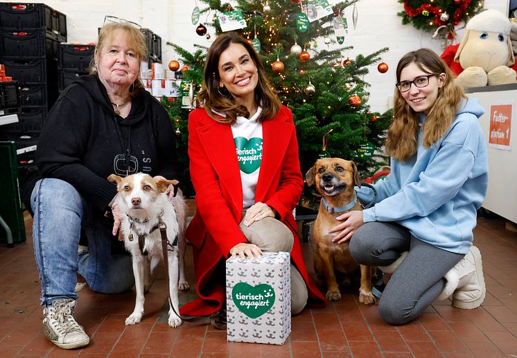 Anja Hoppe+Fluse, Jana Ina Zarella, Mirjam Seidel+Bobby.JPG