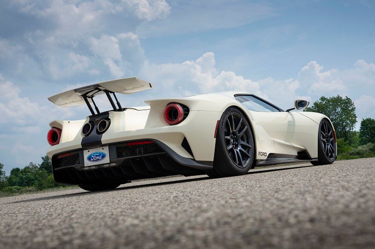 2022 Ford GT ’64 Heritage Edition_03.jpg