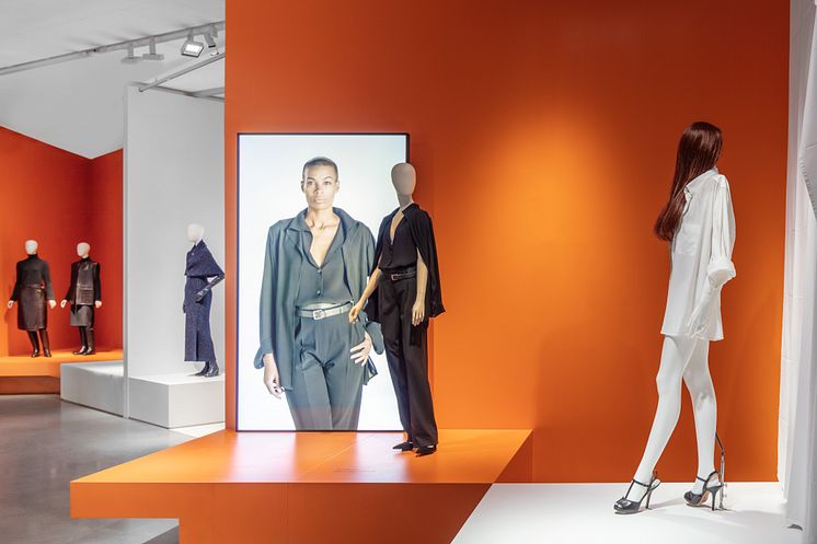 Installationsbild från utställningen Margiela, åren med Hermès