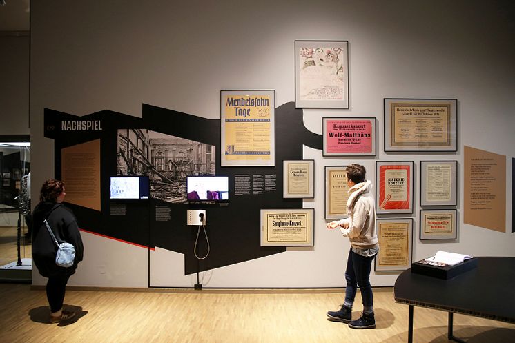 Ausstellung "Hakenkreuz und Notenschlüssel. Die Musikstadt Leipzig im Nationalsozialismus" im Stadtgeschichtlichen Museum